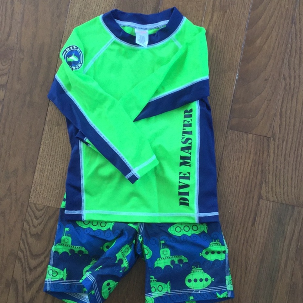 2T boys swim trunks and rash guard